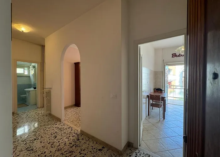Vintage Charm In Aurelio Apartment *