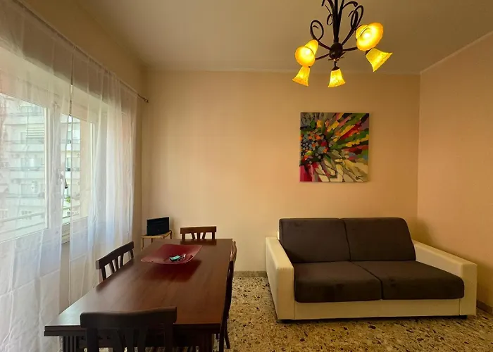 Apartment Vintage Charm In Aurelio Rom